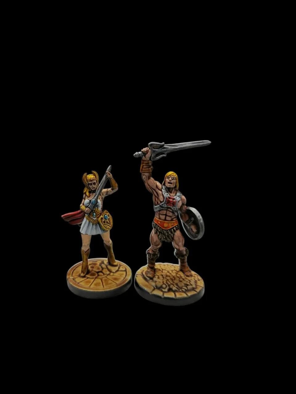 Duo de figurines héroïques peintes par Poil de Grim